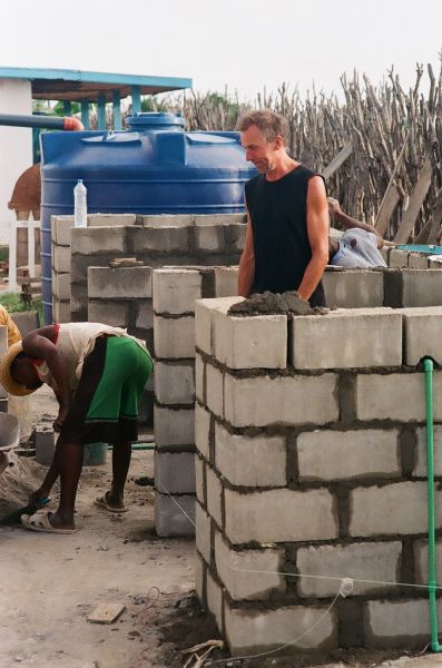 Madagaskar: Umbau der Toilettenanlage von Wasserclos auf Trockentoilet